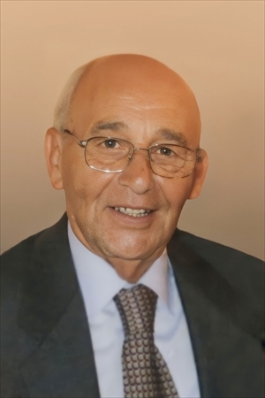 Necrologio di Vincenzo Esposito fu Luigi (SARTO – EX TITOLARE LAVANDERIA LAVANOVA)